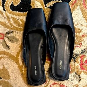 Frame Le Town Black Leather Mules